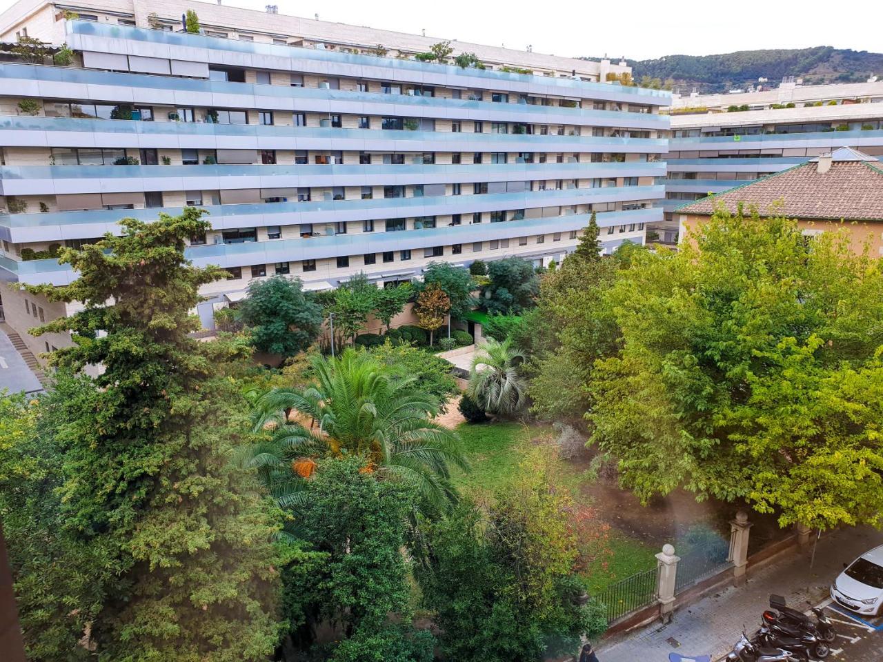 Ginosi Pedralbes Hotel Barcelona Bagian luar foto