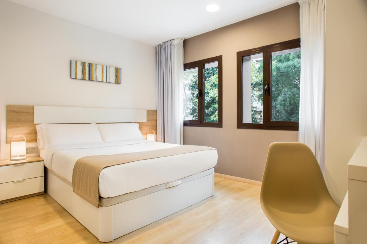 Ginosi Pedralbes Hotel Barcelona Bagian luar foto